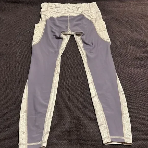 Athleta Capri Tights with Pockets! - Picture 2 of 9